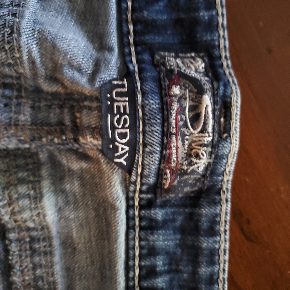 Silver Jeans Tuesday Capri pants